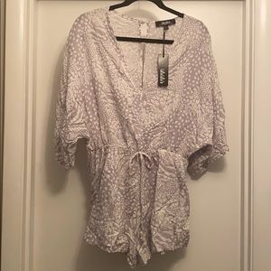 Lulu's grey and white romper